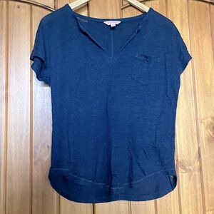 🌼3/$25 Lilly Pulitzer Blue Lenin Top